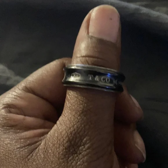 Tiffany & Co. Men's Black and Silver Band - Picture 1 of 5